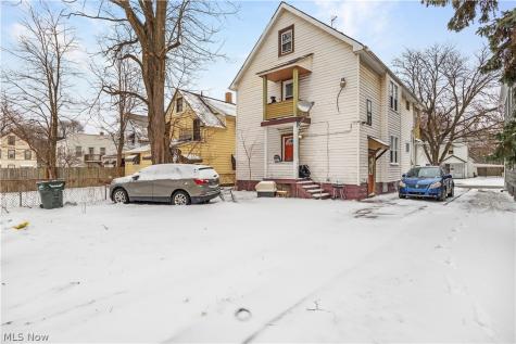 3978 E 55th Street Newburgh Heights OH 44105