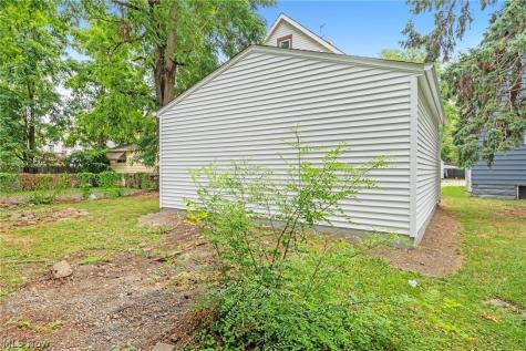 3978 E 55th Street Newburgh Heights OH 44105
