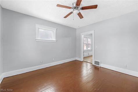 3978 E 55th Street Newburgh Heights OH 44105