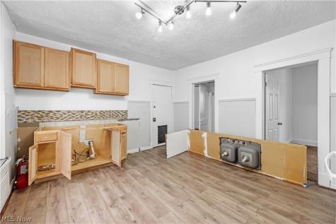 3978 E 55th Street Newburgh Heights OH 44105