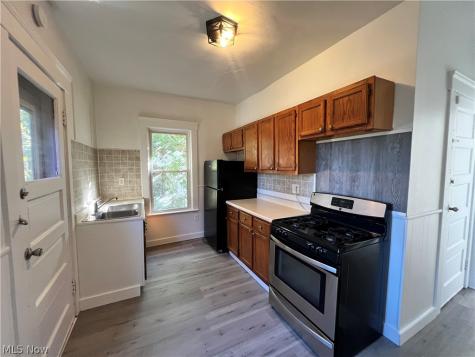 4004 Carlyle Avenue Cleveland OH 44109