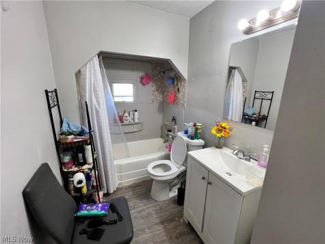 4004 Carlyle Avenue Cleveland OH 44109