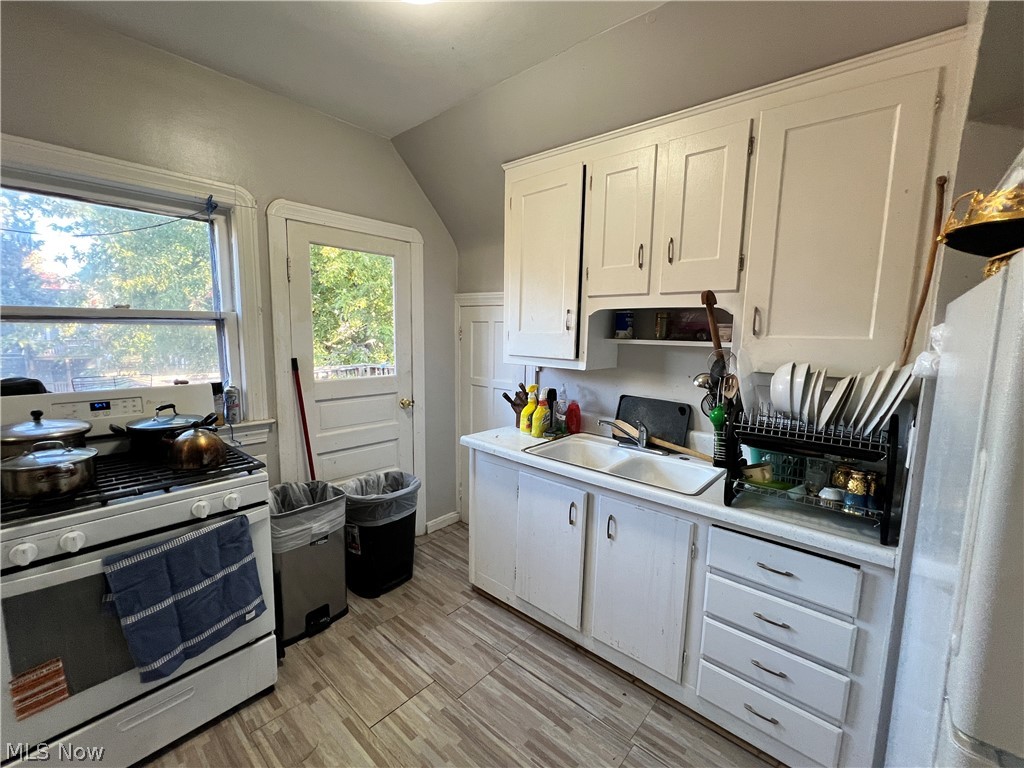 4004 Carlyle Avenue Cleveland OH 44109