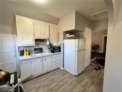 4004 Carlyle Avenue Cleveland OH 44109