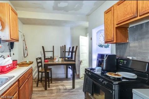 1471 E 118th Street Cleveland OH 44106