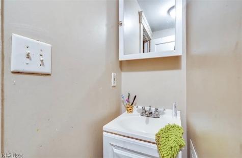 1471 E 118th Street Cleveland OH 44106