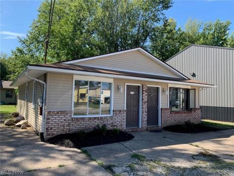 326/328 Abbe Road Sheffield Lake OH 44054