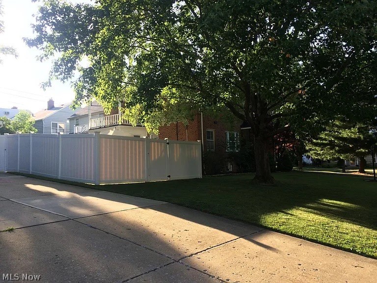 2312 Milton Road Cleveland OH 44118