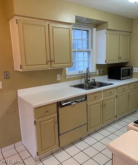 2312 Milton Road Cleveland OH 44118