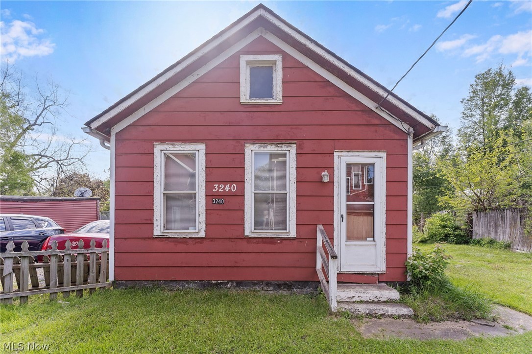 3238-3240 E 49th Street Cleveland OH 44127
