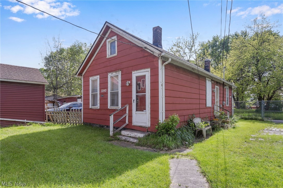 3238-3240 E 49th Street Cleveland OH 44127