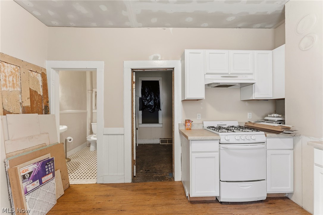 3238-3240 E 49th Street Cleveland OH 44127