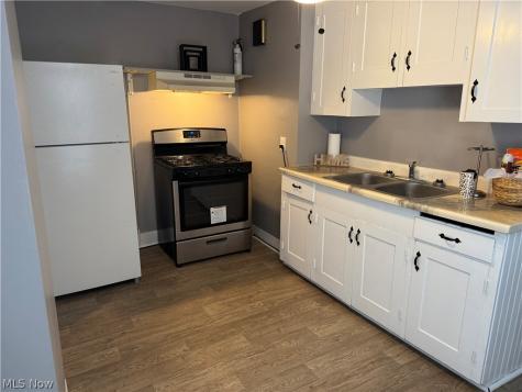 428 West Avenue Elyria OH 44035
