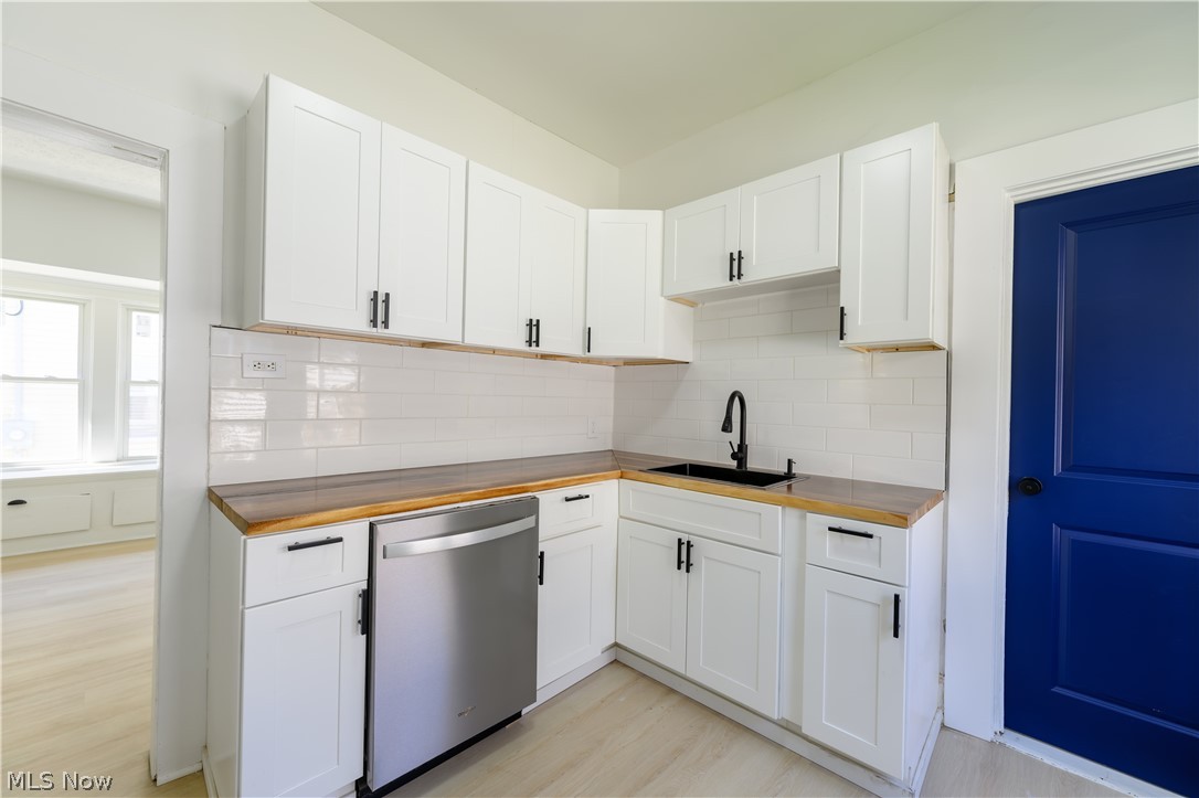 2016 Halstead Avenue Lakewood OH 44107