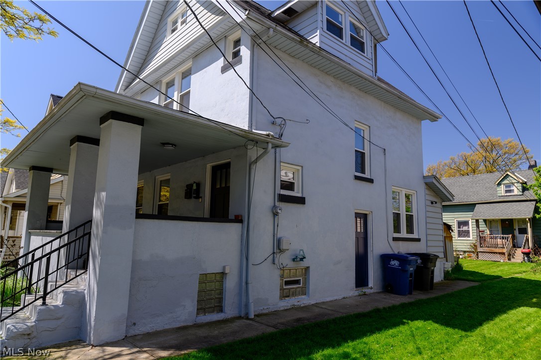 2016 Halstead Avenue Lakewood OH 44107
