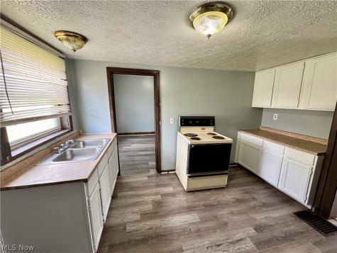 1217 Shriver Avenue NE Canton OH 44705