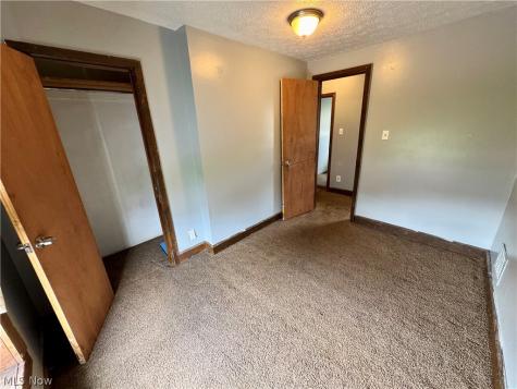 1217 Shriver Avenue NE Canton OH 44705