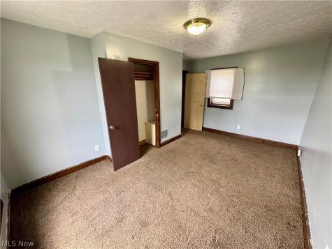 1217 Shriver Avenue NE Canton OH 44705