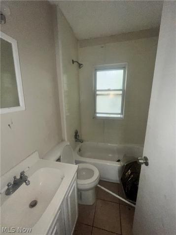 4015 E 143rd Street Cleveland OH 44128