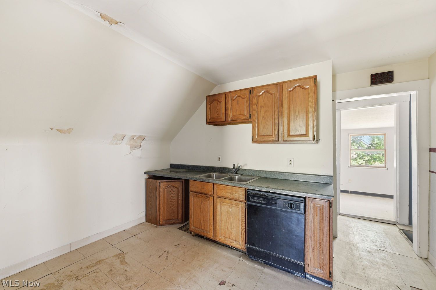 2314 Tate Avenue Cleveland OH 44109