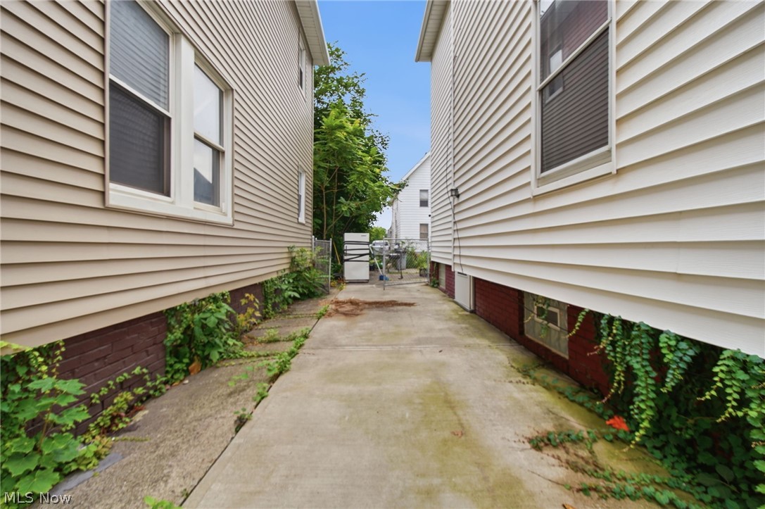 15715 School Avenue Cleveland OH 44110