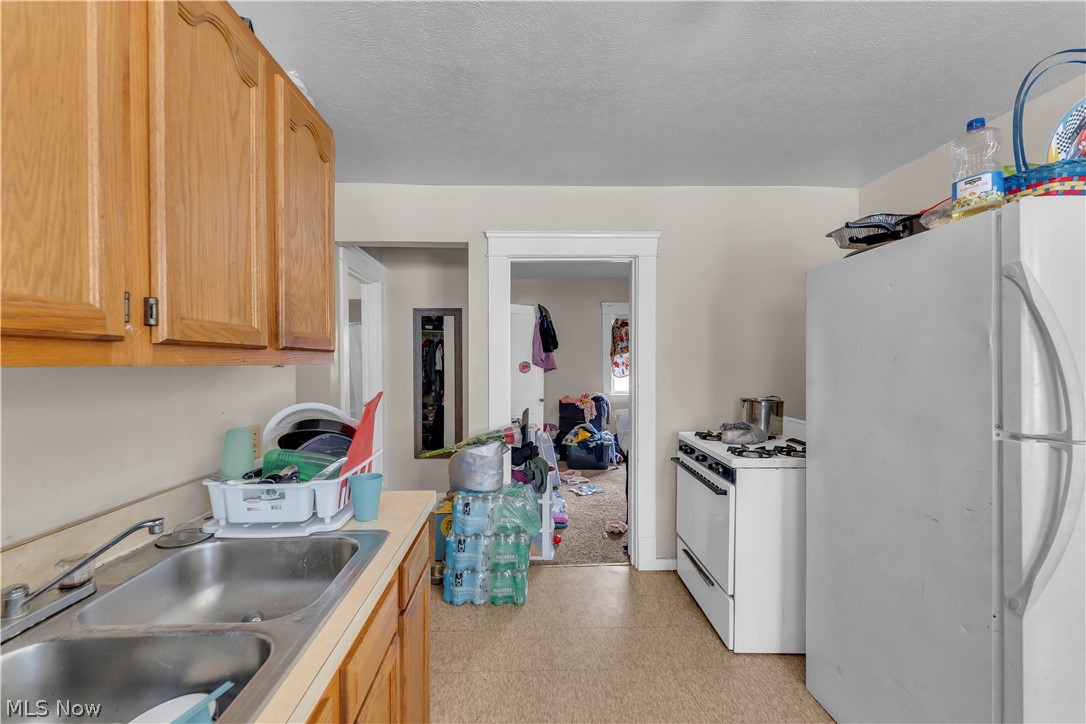 9607 Sophia Avenue Cleveland OH 44104