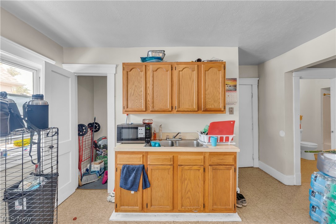 9607 Sophia Avenue Cleveland OH 44104