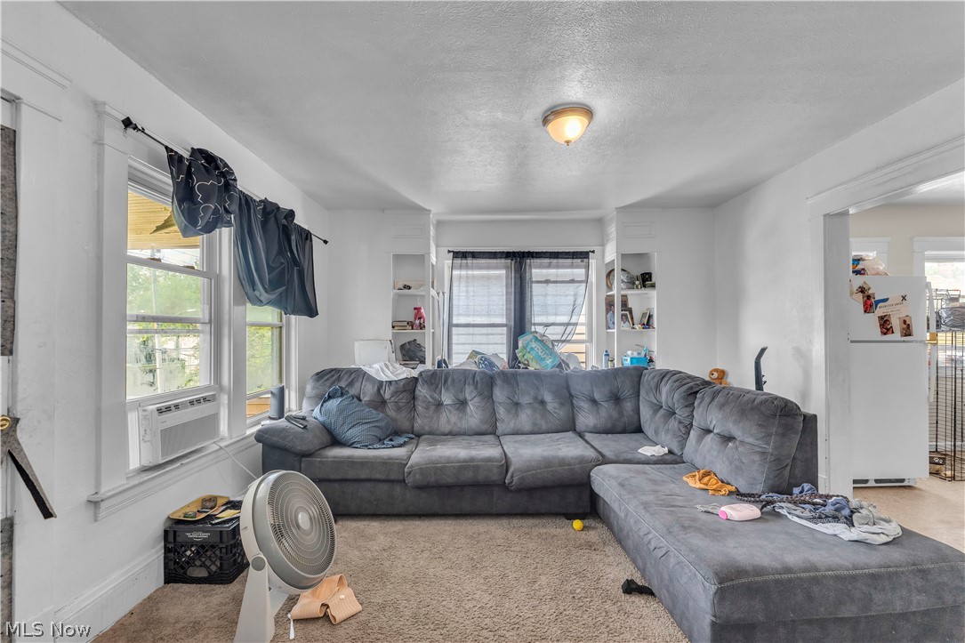9607 Sophia Avenue Cleveland OH 44104