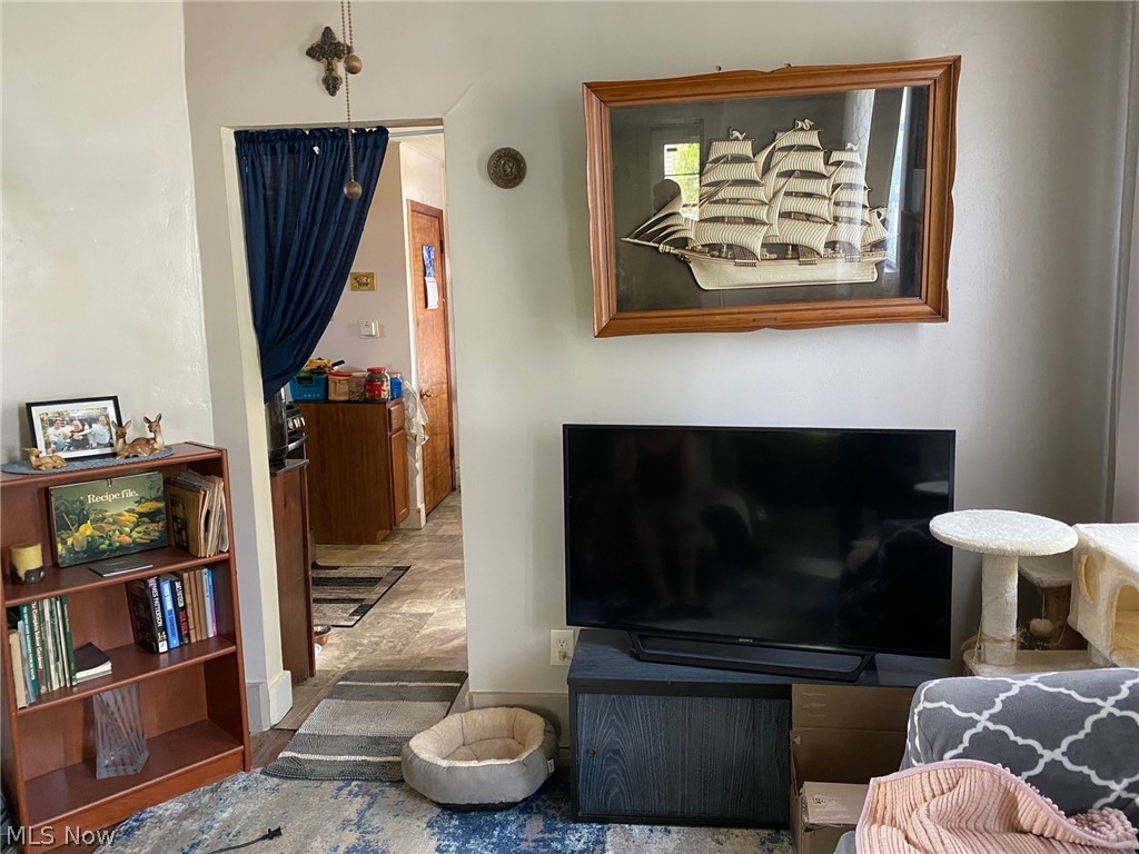 2060 W 44th Street Cleveland OH 44113