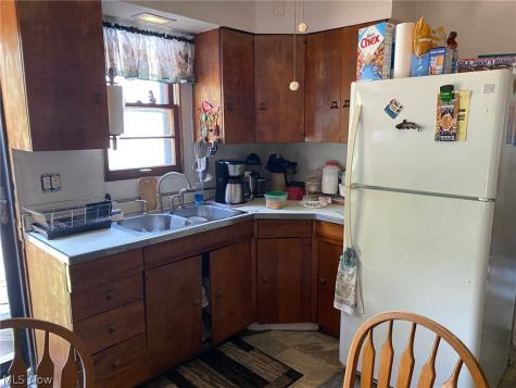 2060 W 44th Street Cleveland OH 44113