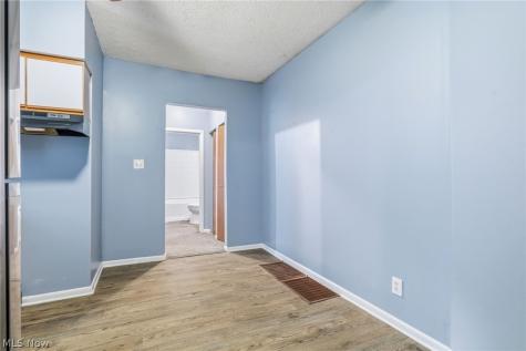1224 Pondview Avenue Akron OH 44305