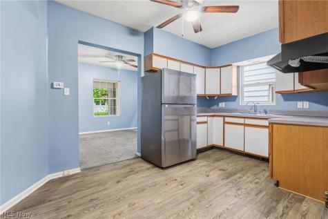 1224 Pondview Avenue Akron OH 44305