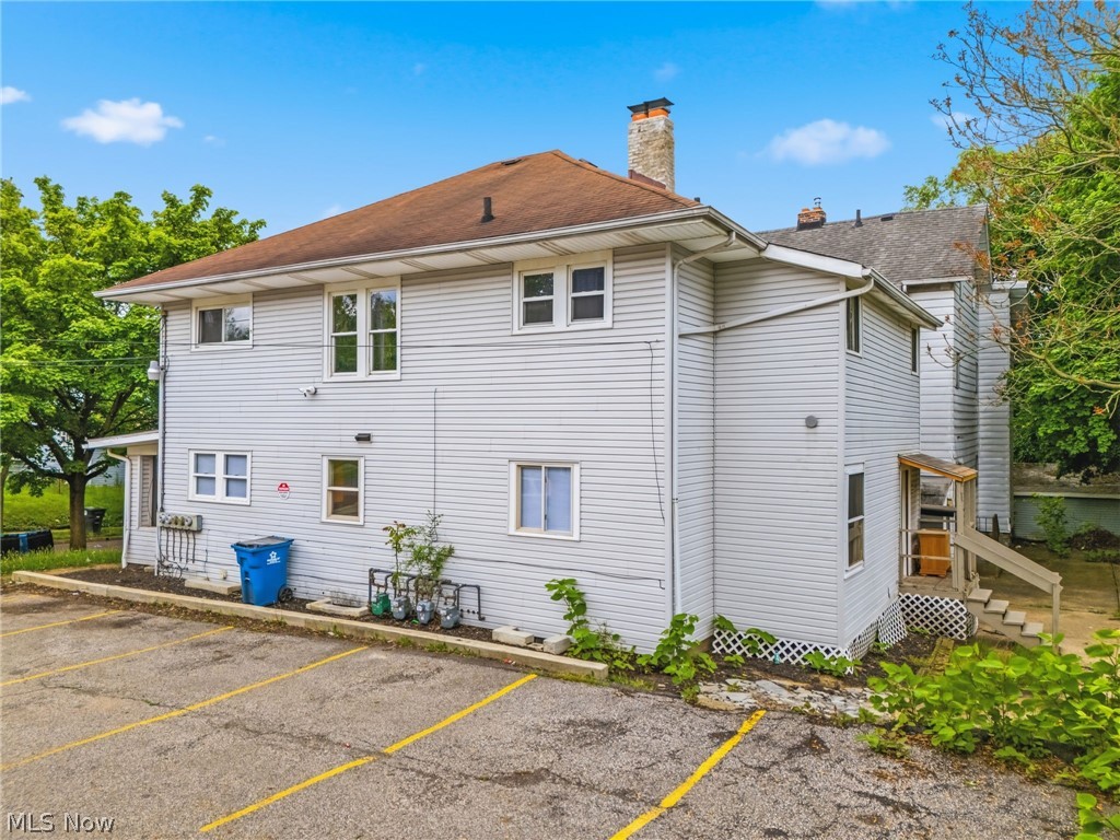 1224 Pondview Avenue Akron OH 44305