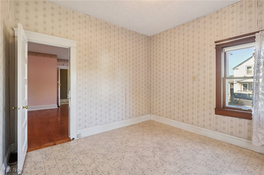 1357 W 69th Street Cleveland OH 44102