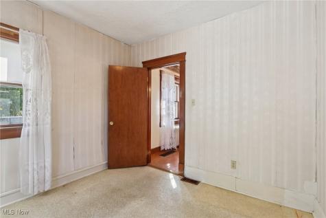 1357 W 69th Street Cleveland OH 44102