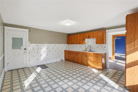 1357 W 69th Street Cleveland OH 44102