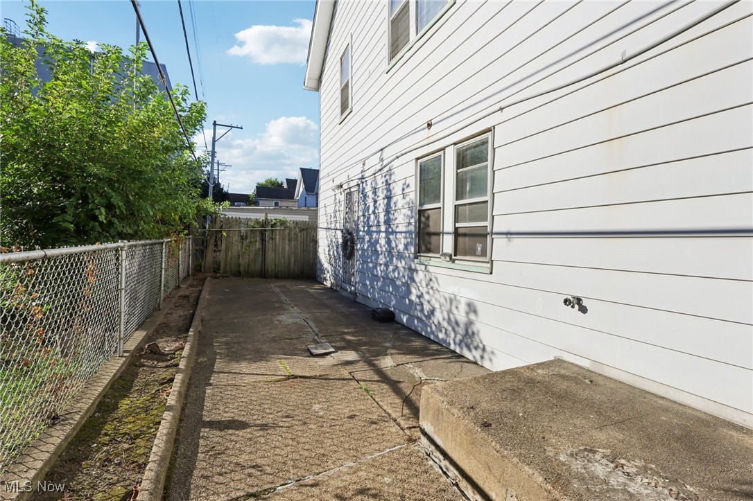 1357 W 69th Street Cleveland OH 44102
