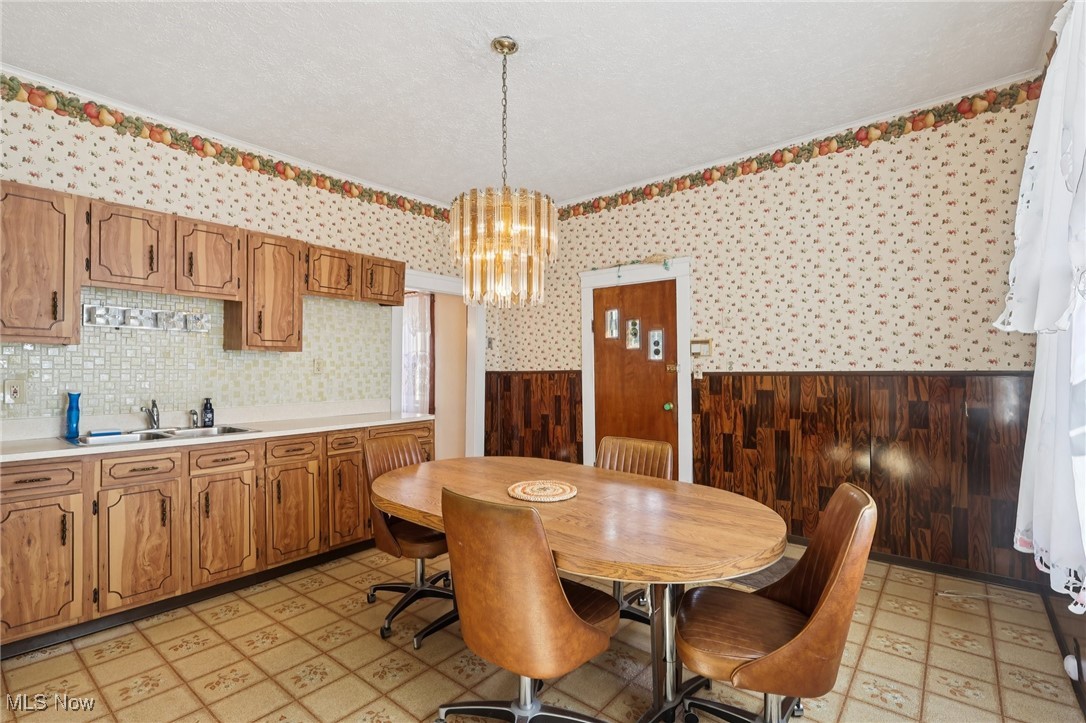 1357 W 69th Street Cleveland OH 44102