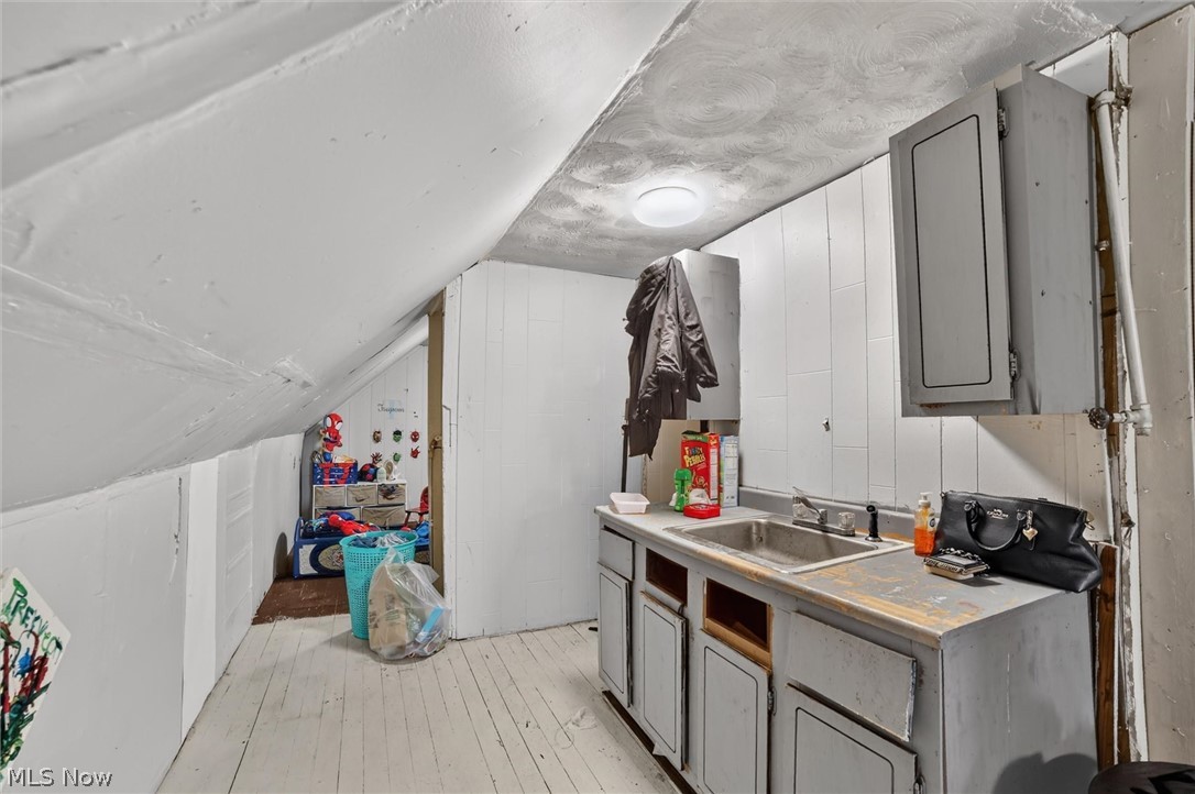 11201 Melba Avenue Cleveland OH 44104