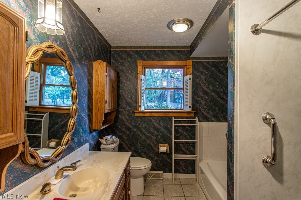 160 -162 Heritage Lane Cortland OH 44410