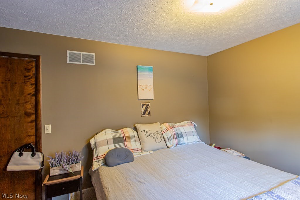 160 -162 Heritage Lane Cortland OH 44410