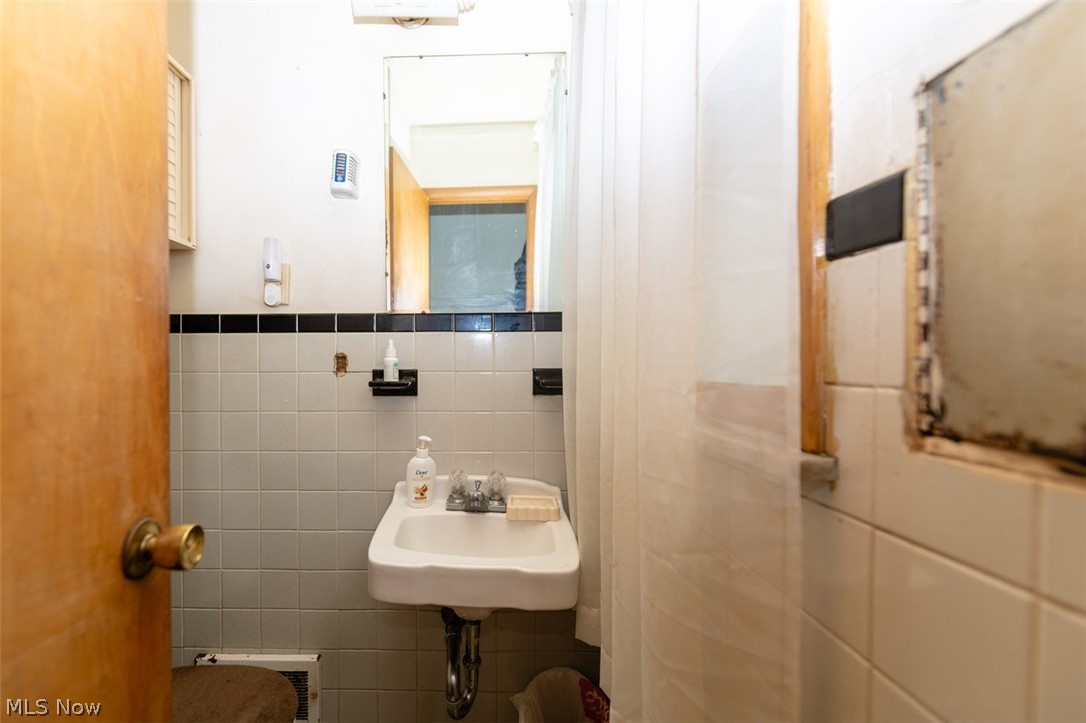 663 Babbitt Road Euclid OH 44123