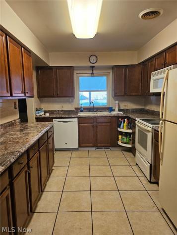87 W Woodsdale Avenue Akron OH 44301