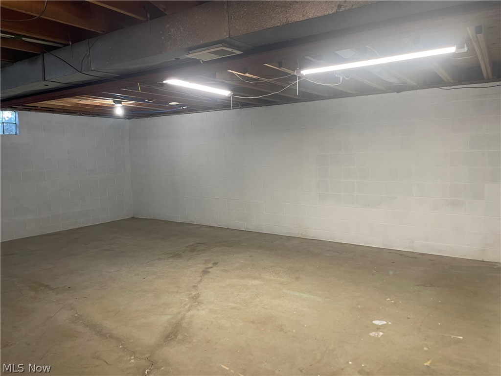 87 W Woodsdale Avenue Akron OH 44301