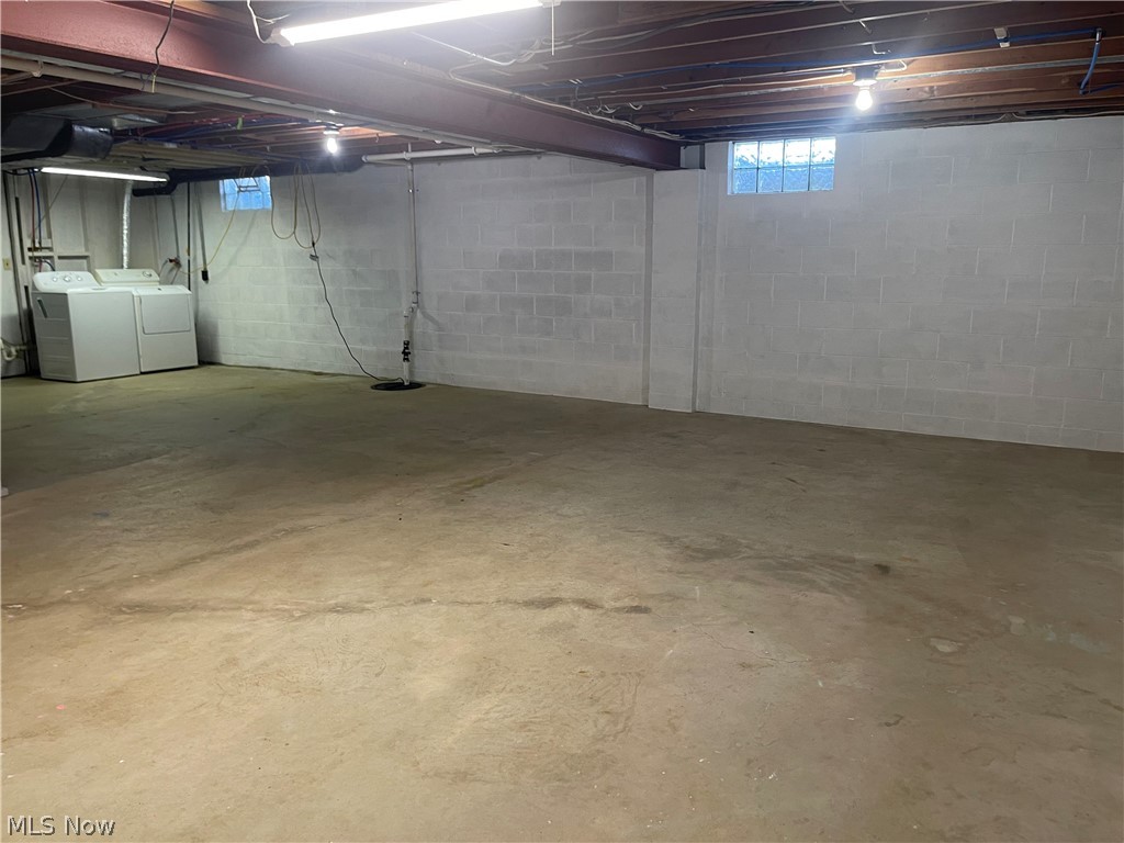 87 W Woodsdale Avenue Akron OH 44301