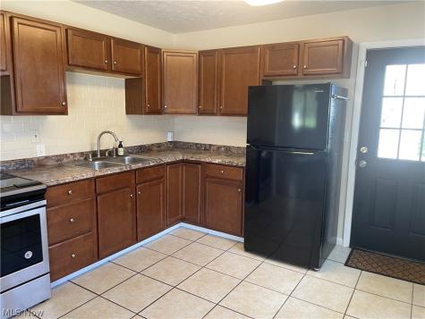 87 W Woodsdale Avenue Akron OH 44301