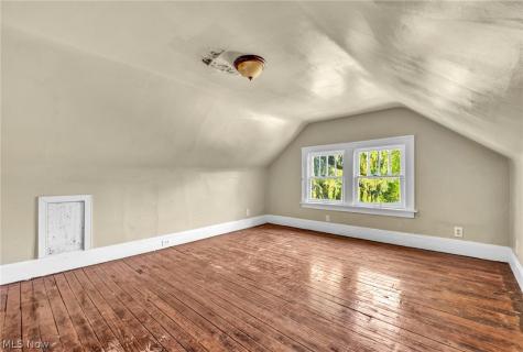 2103 Cottage Grove Drive Cleveland Heights OH 44118