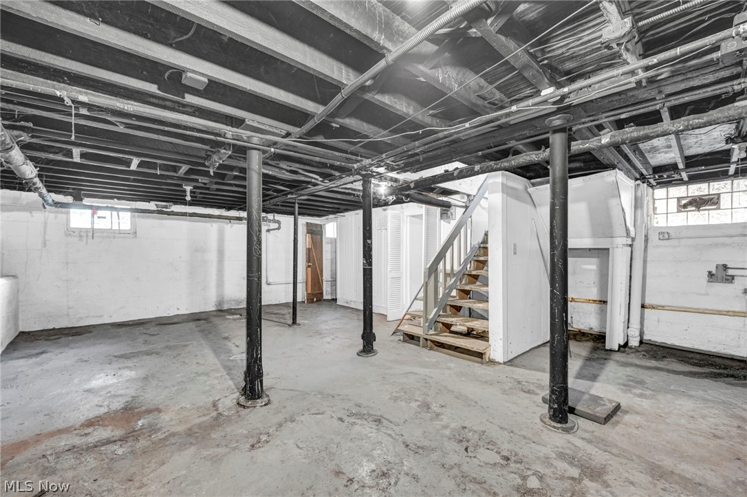 2103 Cottage Grove Drive Cleveland Heights OH 44118