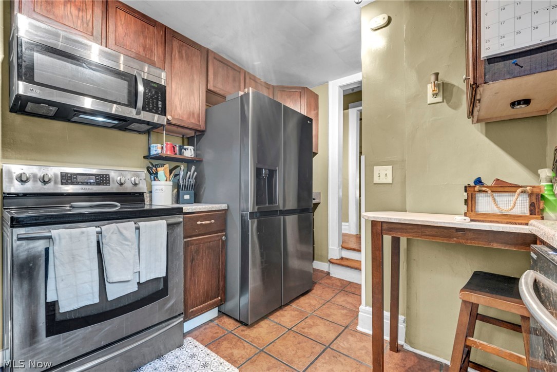 2103 Cottage Grove Drive Cleveland Heights OH 44118