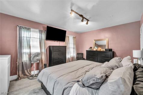 2103 Cottage Grove Drive Cleveland Heights OH 44118